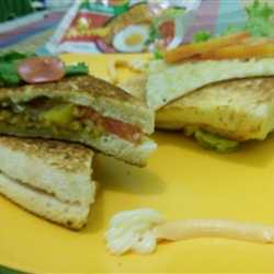 INDOMIE GORENG SANDWICH BERSELIMUT